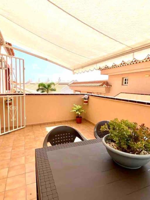 Confortable Y Centrico Los Cristianos  Exterior photo