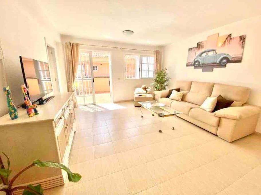 Confortable Y Centrico Los Cristianos  Exterior photo